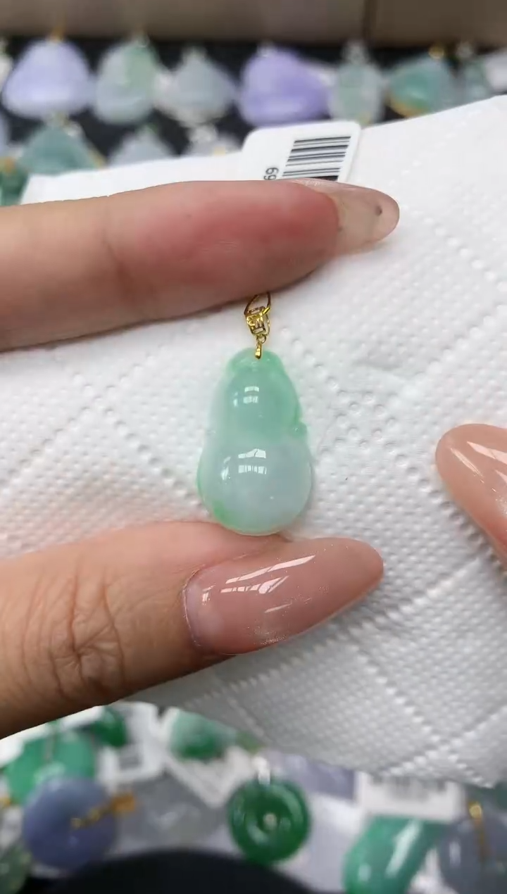 颈饰18K金镶嵌翡翠1111111111