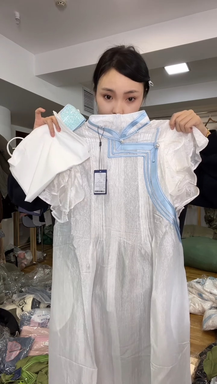 L码        105-115斤  裙子