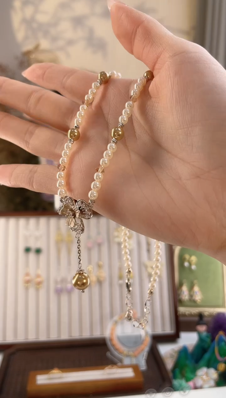 铜合金无铜合金无摩卡慕斯花花项链