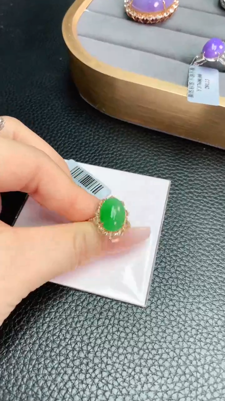 【闪购商品】翡翠戒指18K金镶嵌赠礼盒证书 
