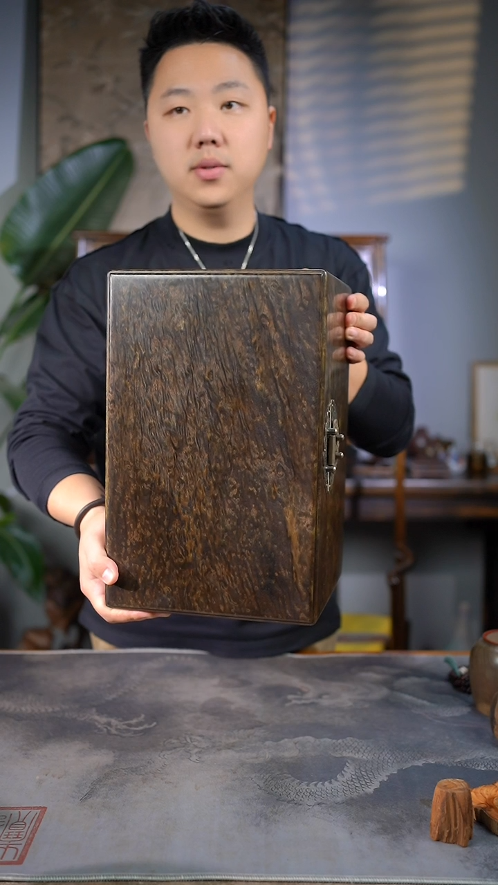 【闪购商品】金丝楠木雕阴沉满龙胆纹精品一木一器5件套箱