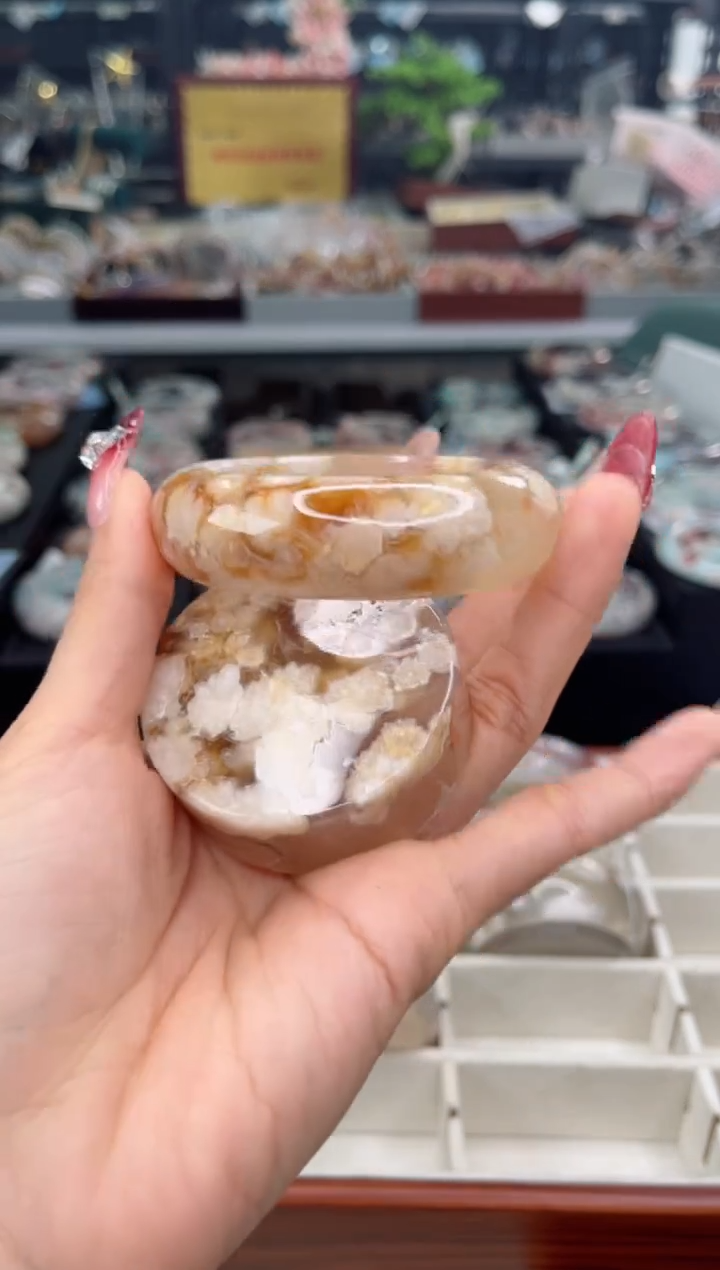 【闪购商品】石英质玉手镯未镶嵌54圈口（赠品镯心）301