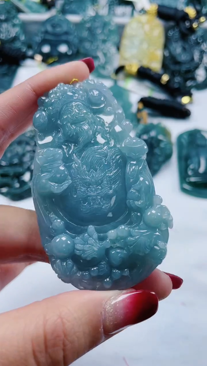 【闪购商品】翡翠颈饰未镶嵌            