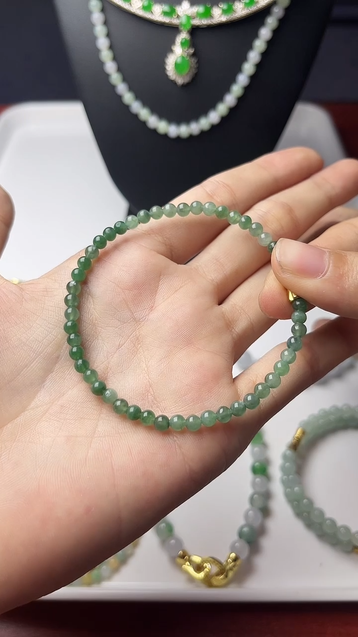未镶嵌定制翡翠冰阳绿小米珠手串卡4