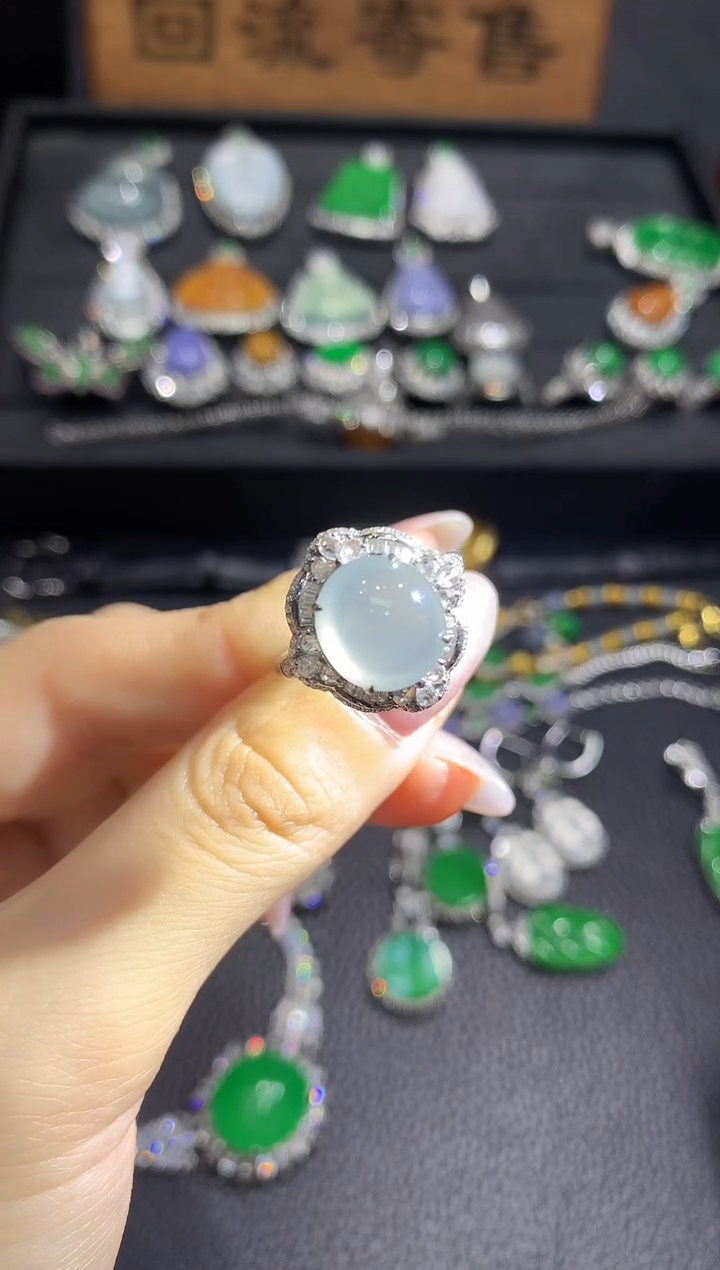 18K金镶嵌戒指翡翠西***喵团购买断