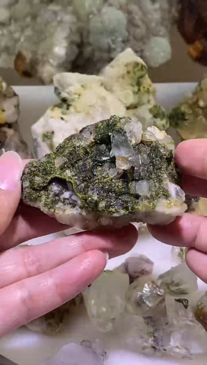 未镶嵌珠宝半成品水晶09号 120克绿帘绿碧溪花园水晶