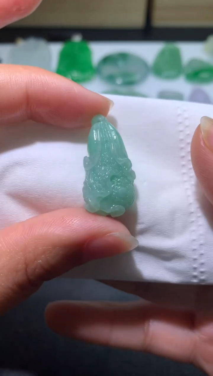 【闪购商品】定制翡翠未镶嵌毛货