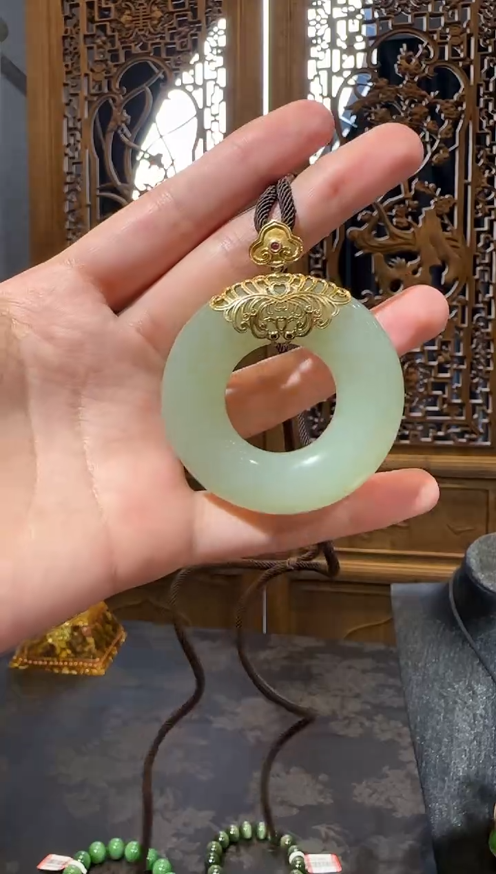 【闪购商品】和田玉吊坠18K金镶嵌1