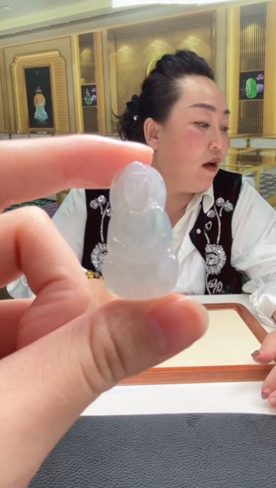 【闪购商品】定制翡翠未镶嵌天然翡翠a货吊坠观音