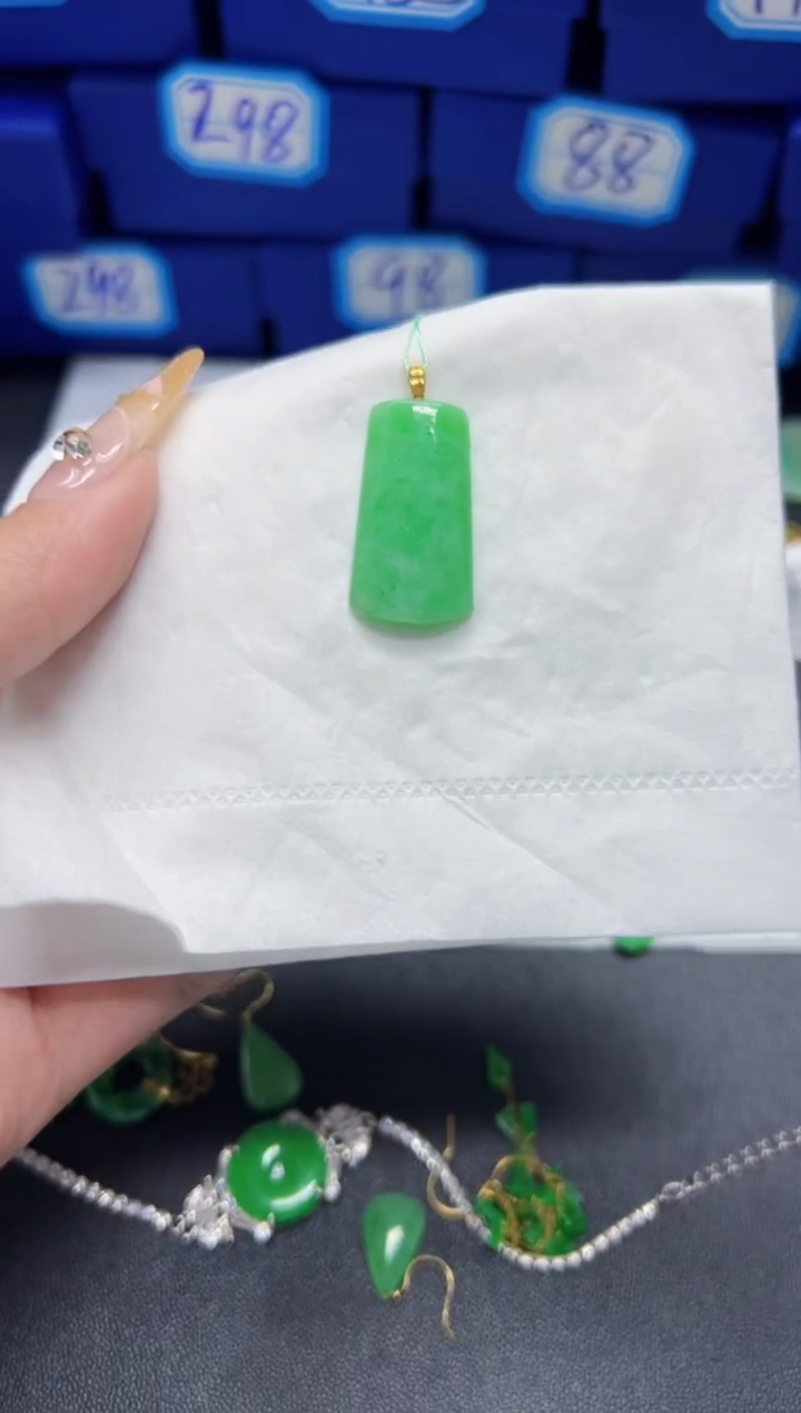 【闪购商品】翡翠颈饰18K金镶嵌Y缅料A货/支持复检/一件