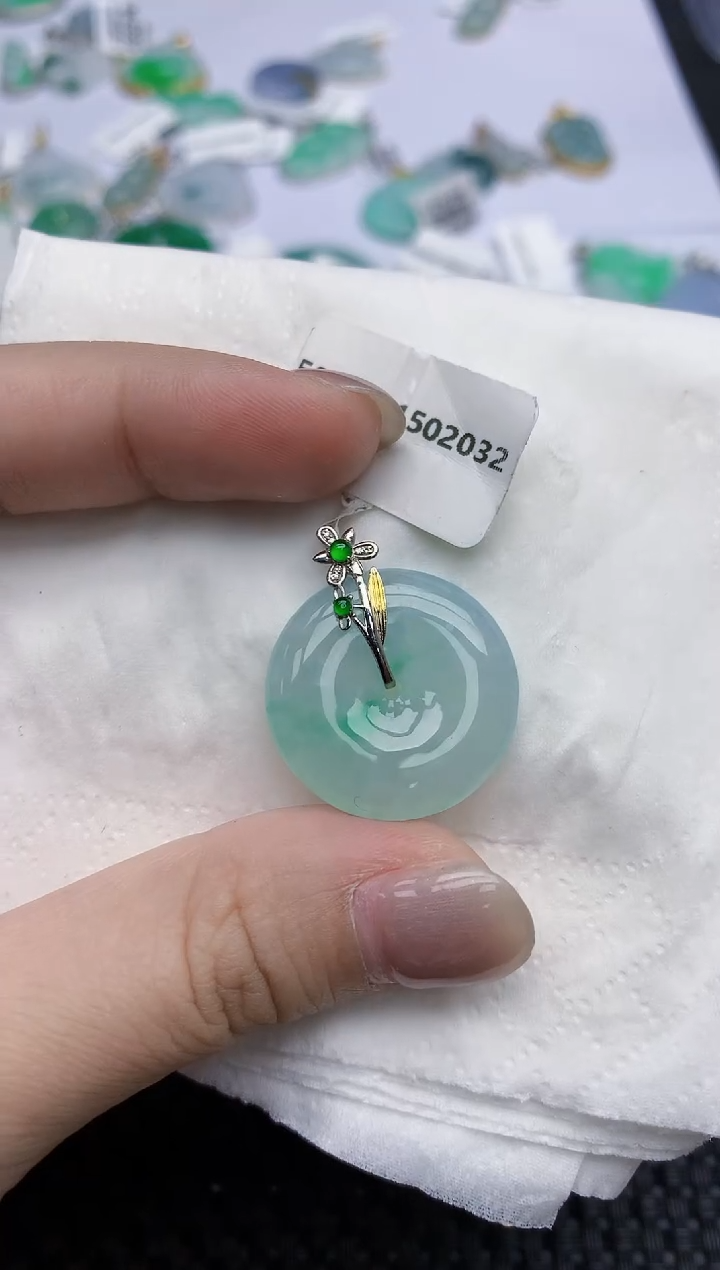 【闪购商品】翡翠颈饰18K金镶嵌天然翡翠A货
