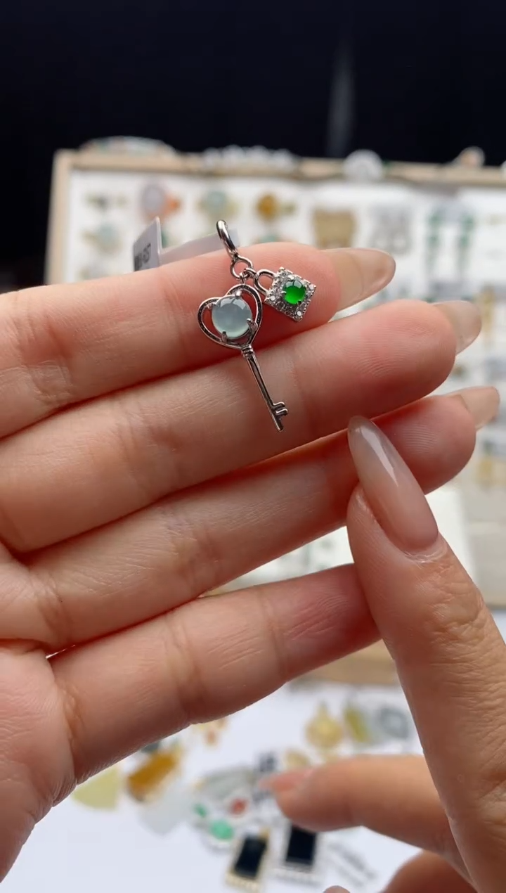 翡翠戒指银S925镶嵌天然A货翡翠