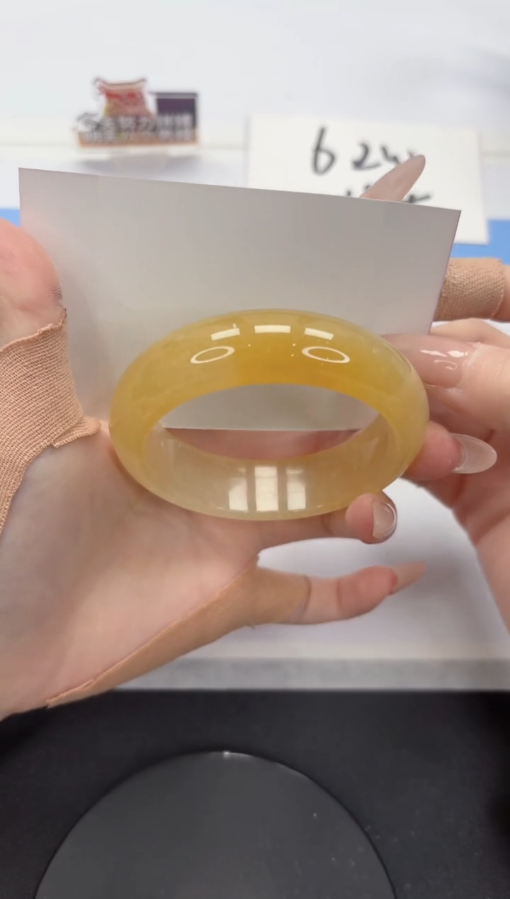 【闪购商品】石英质玉手镯未镶嵌A225-57