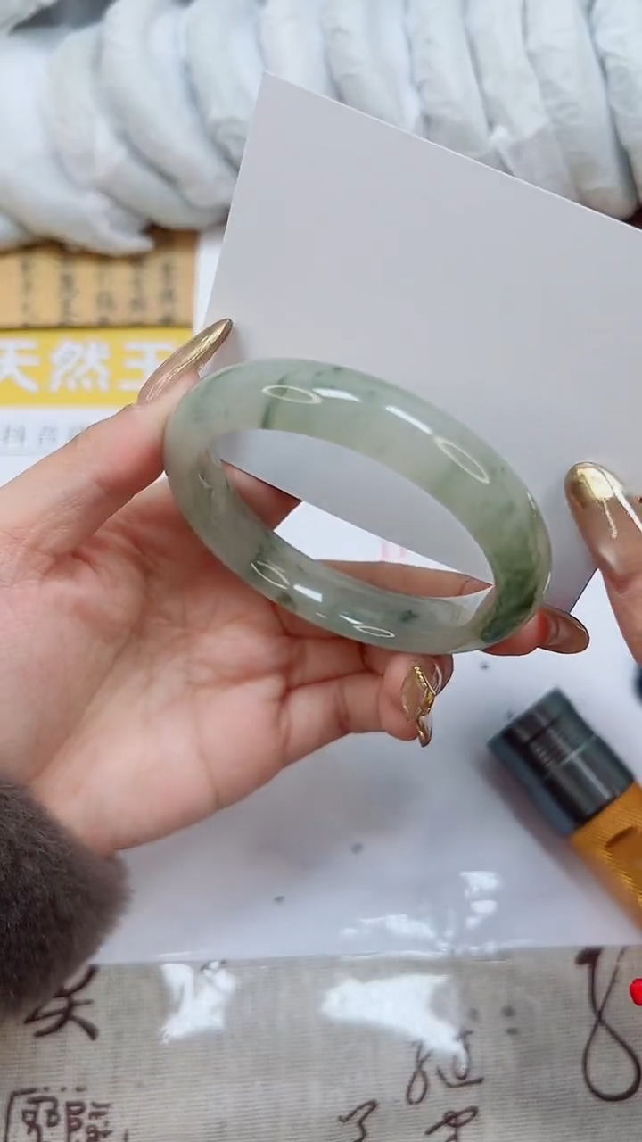 【闪购商品】石英质玉手镯未镶嵌K22-57.2