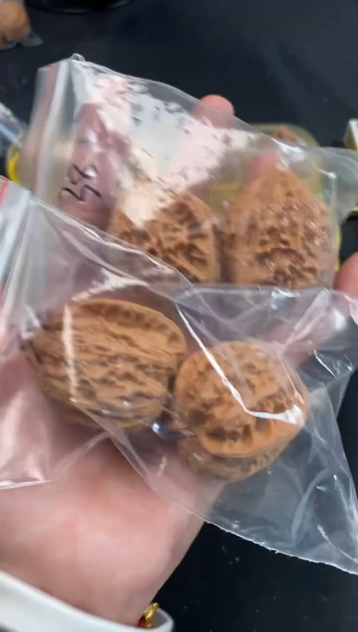 把件文玩核桃金牛38尺随机发