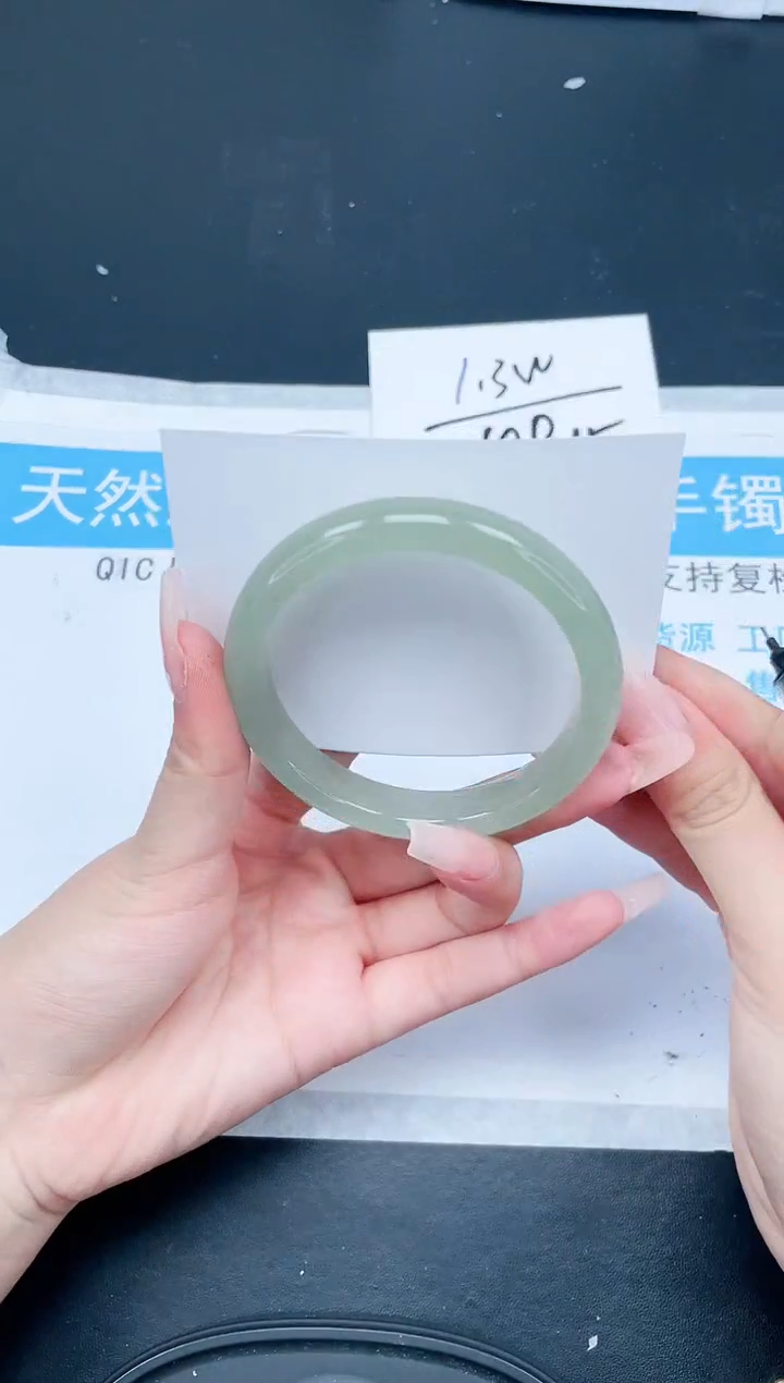 【闪购商品】石英质玉手镯未镶嵌118-56