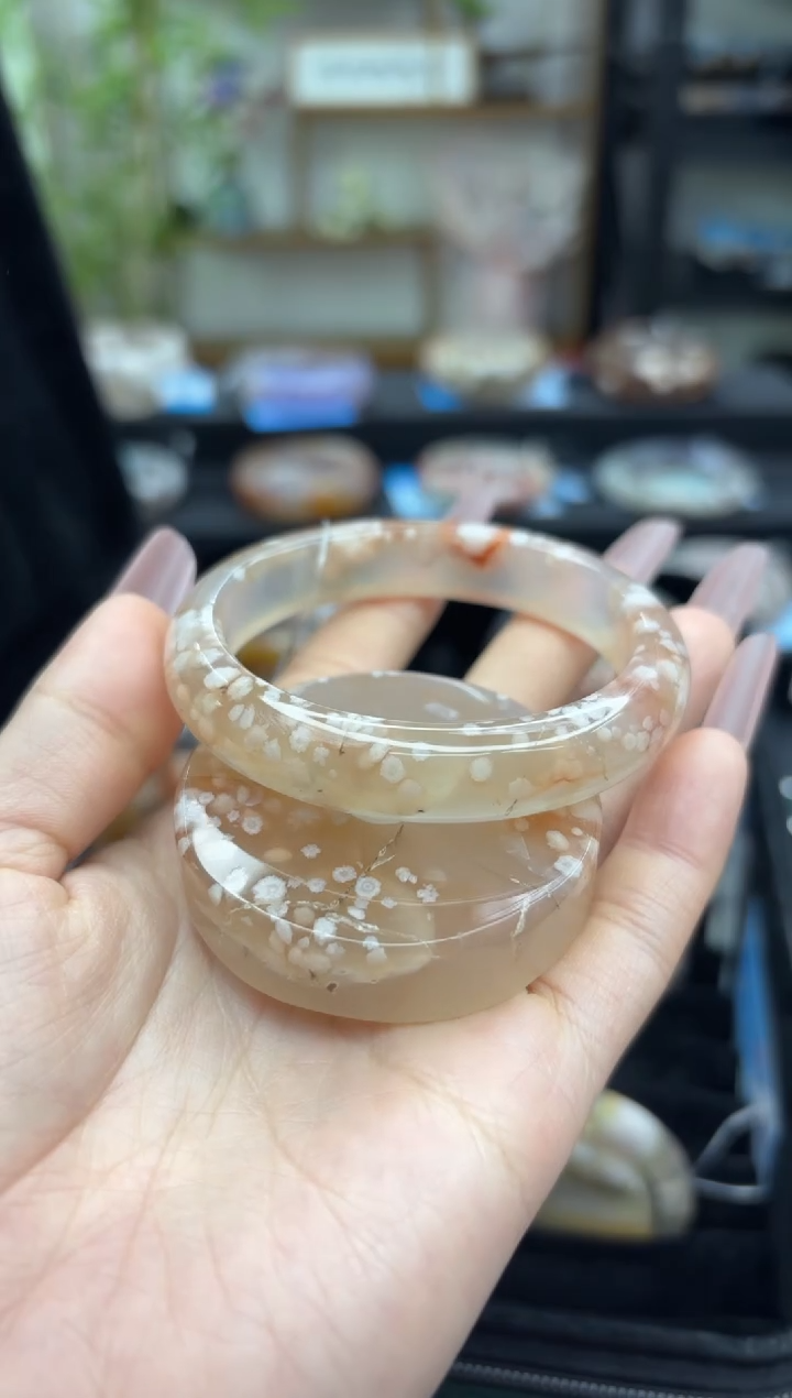 【闪购商品】石英质玉手镯未镶嵌C54(55圈赠送镯心)