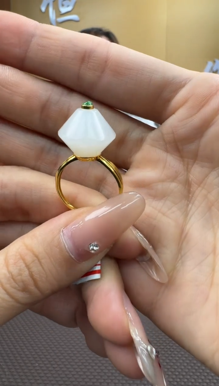 【闪购商品】和田玉戒指18K金镶嵌11-19备注圈口发货