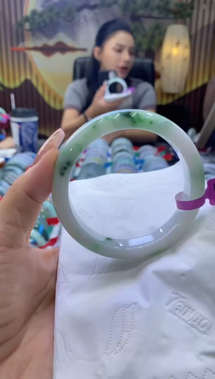 翡翠手镯未镶嵌000000184