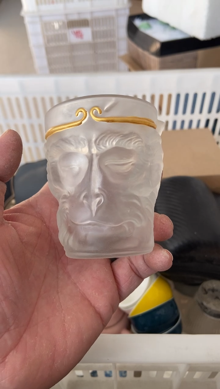 杯无运费险有瑕疵的摄影的产品有使用过的痕迹有点脏介意勿拍