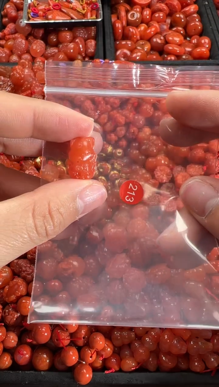 【闪购商品】南红玛瑙颈饰未镶嵌1