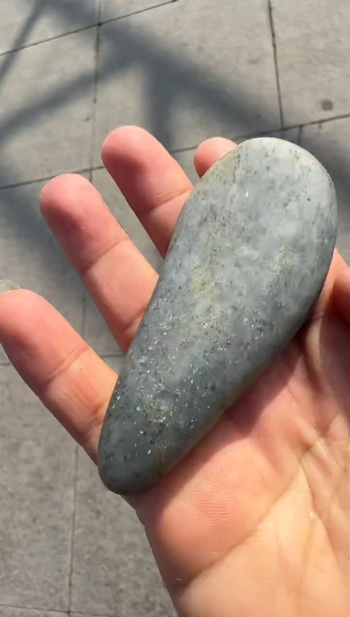 未镶嵌和田玉（糖玉）挂件和田玉