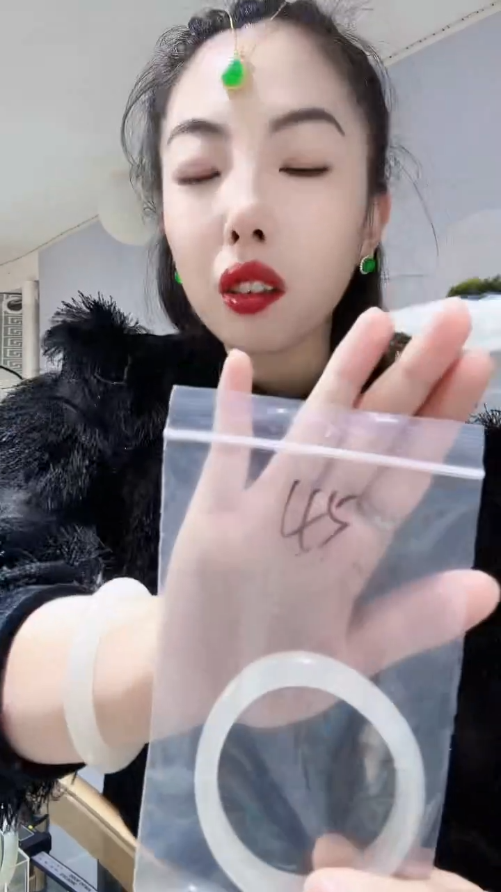 未镶嵌手镯石英质玉新疆天山翠手镯59圈口