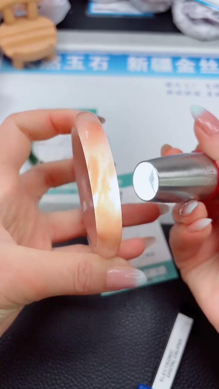 【闪购商品】石英质玉手镯未镶嵌129---58