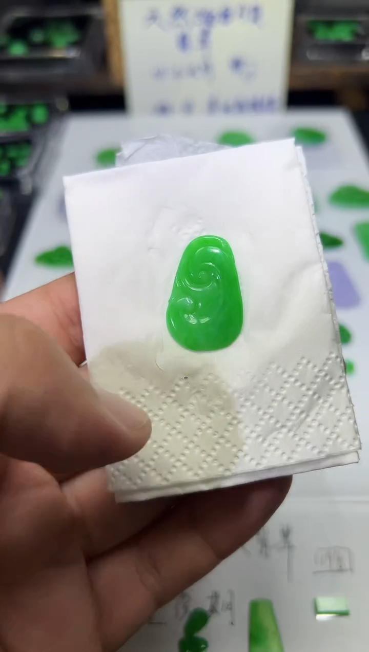 裸石翡翠天然缅甸A货翡翠一件