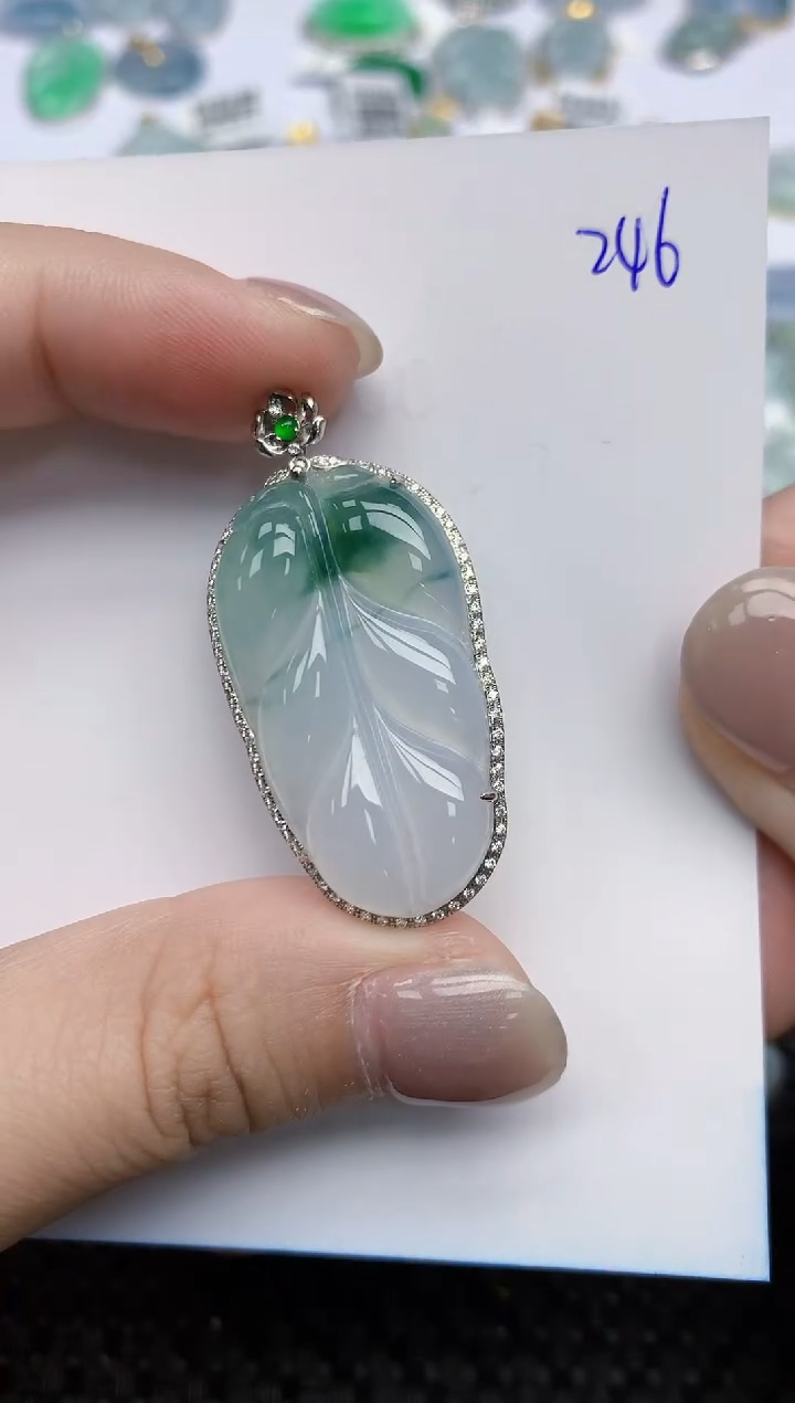 【闪购商品】翡翠颈饰18K金镶嵌天然翡翠A货