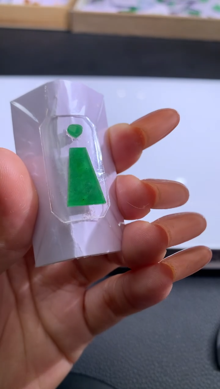【闪购商品】定制翡翠未镶嵌翡翠