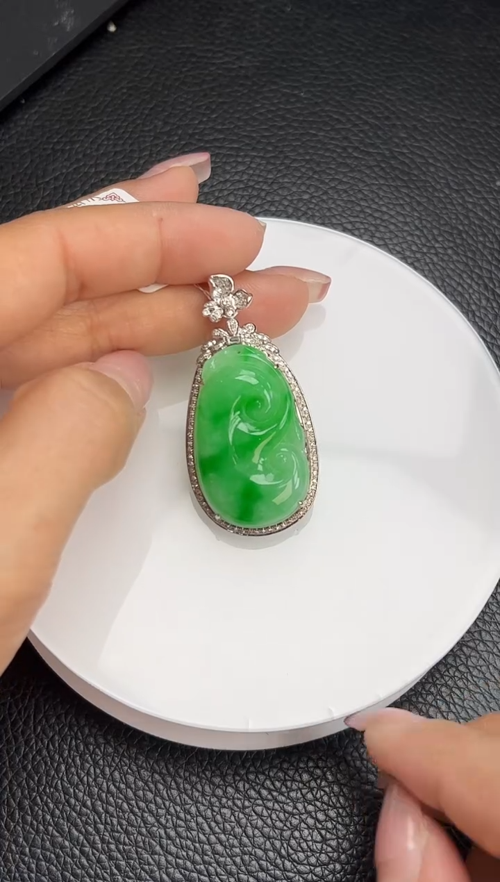 【闪购商品】翡翠颈饰18K金镶嵌YM660-1 如意