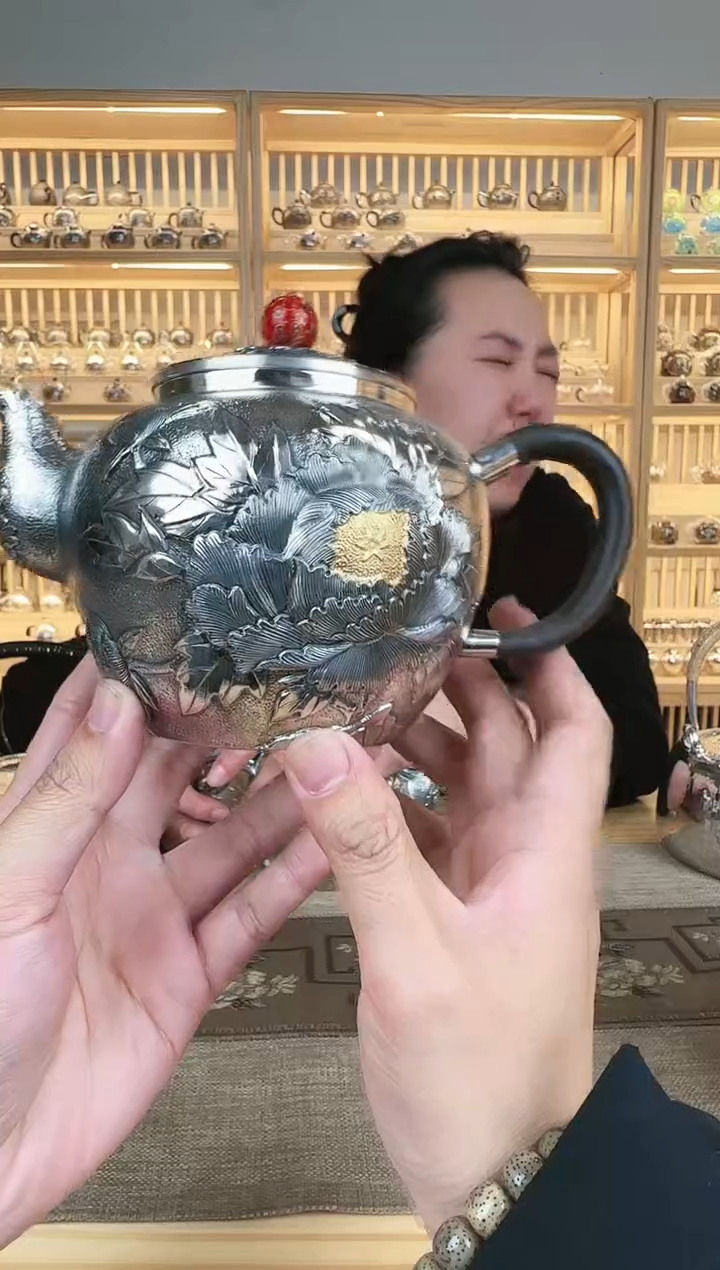 【闪购商品】足银99牡丹大漆壶扭泡茶壶