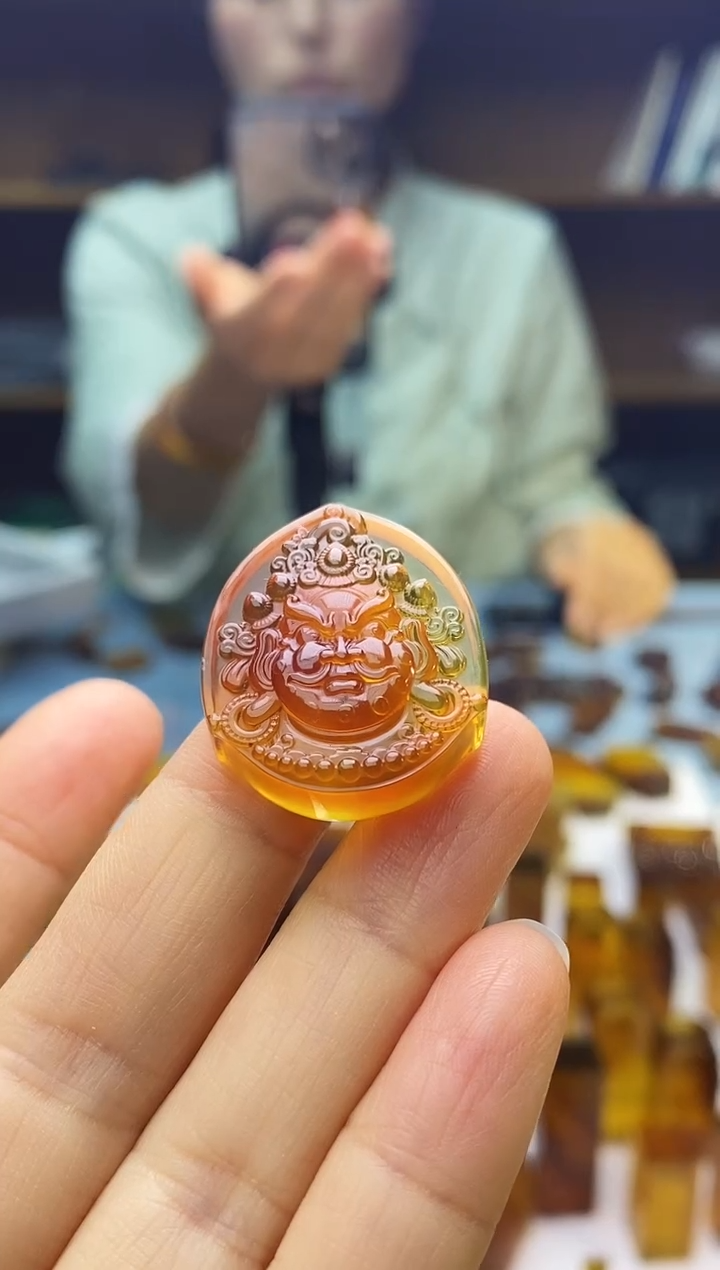 琥珀颈饰未镶嵌SN81-79（黄财神）