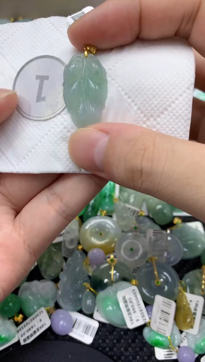颈饰未镶嵌翡翠天然缅甸翡翠A货