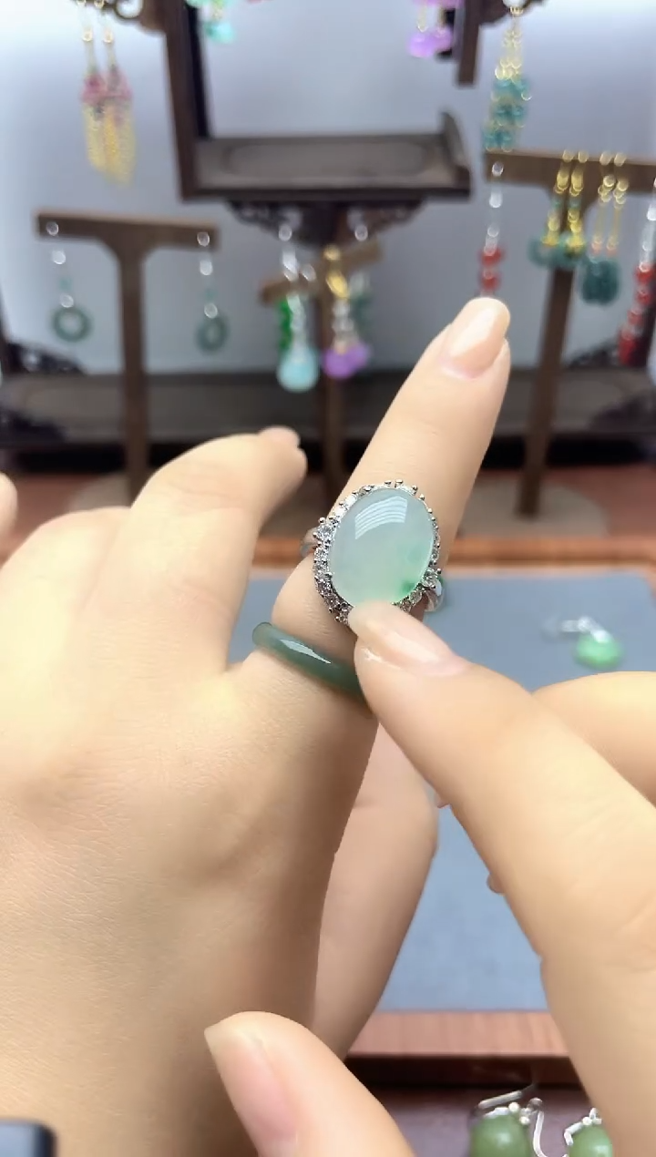 未镶嵌戒指翡翠翡翠飘花戒指
