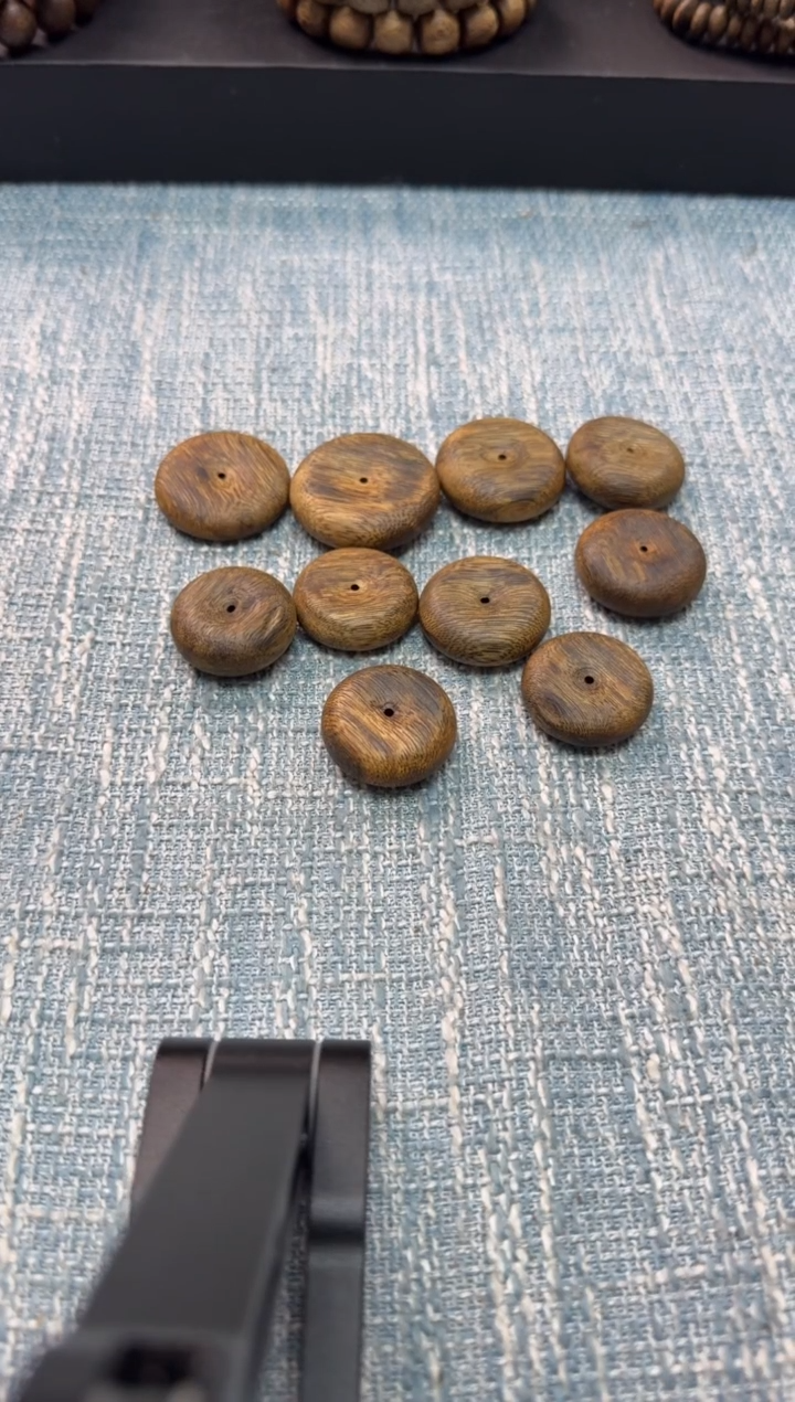 【闪购商品】沉香吊坠平安扣多样性发其一