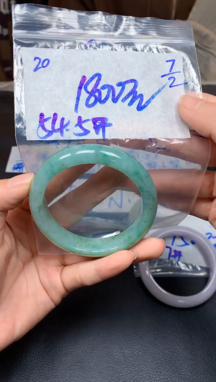 【闪购商品】定制翡翠未镶嵌20毛货需精细抛光手镯多样性拍一发一