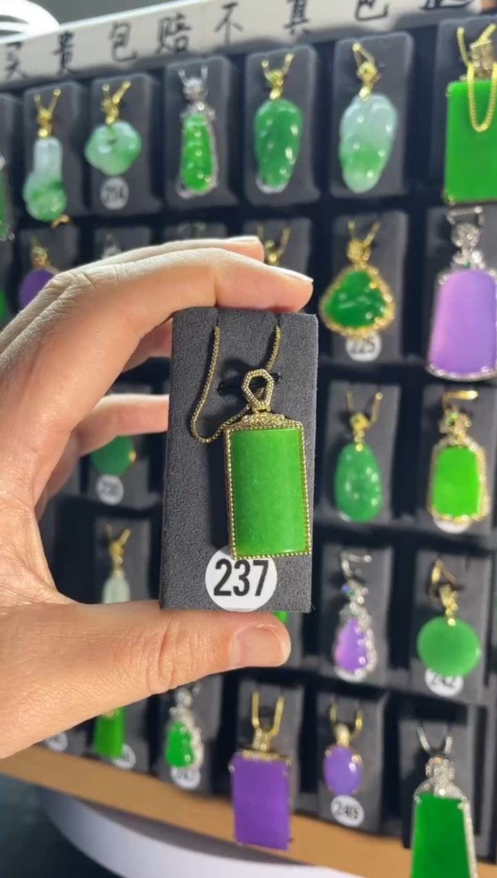 【闪购商品】翡翠耳饰银S925镶嵌237....