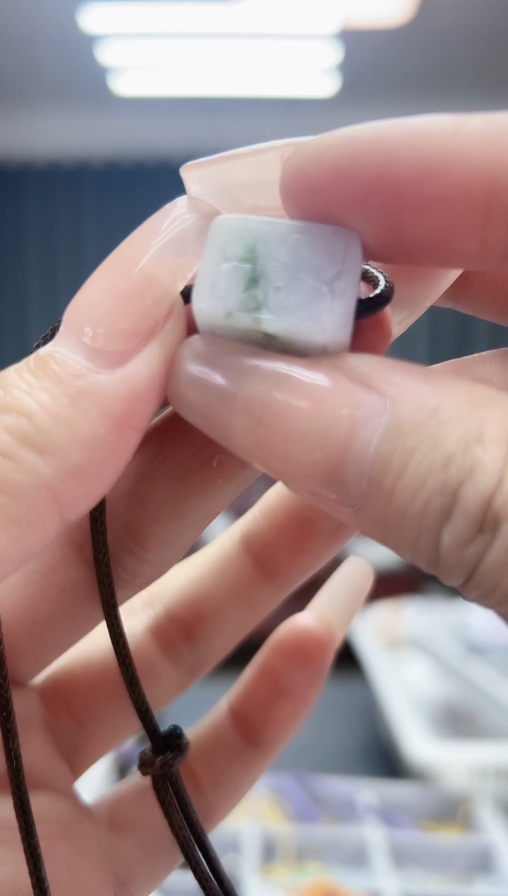 翡翠未镶嵌颈饰翡翠方糖吊坠