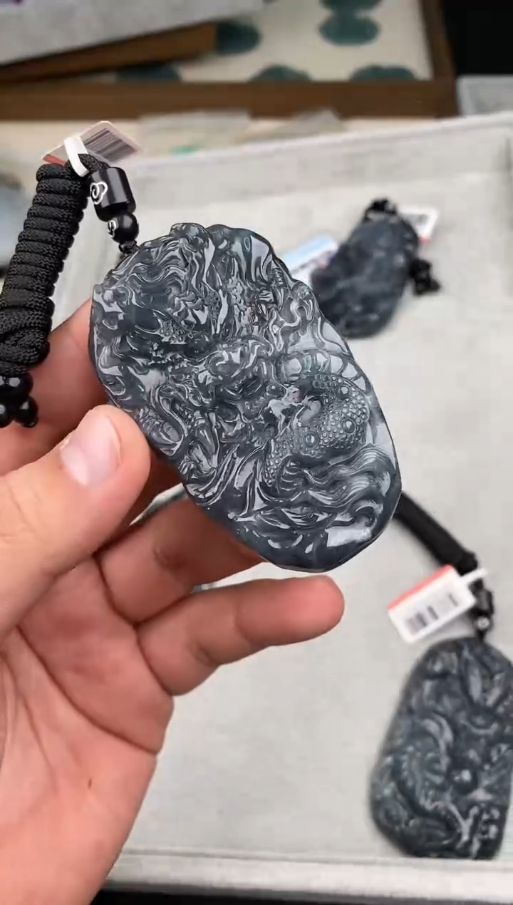 【闪购商品】翡翠颈饰未镶嵌  天然翡翠，一物一图