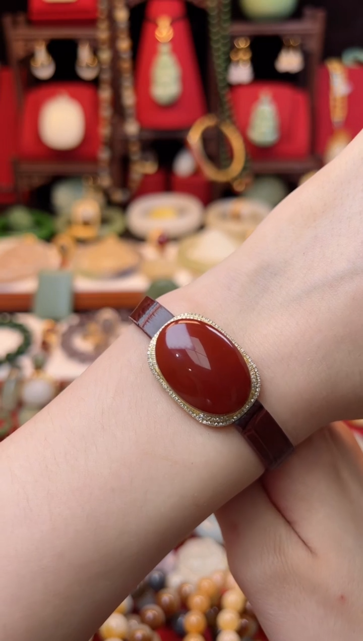 【闪购商品】南红玛瑙手牌18K金镶嵌精品