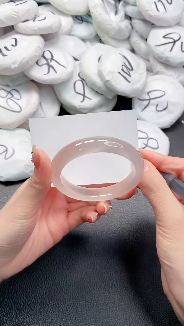 【闪购商品】石英质玉手镯未镶嵌 24L71-56