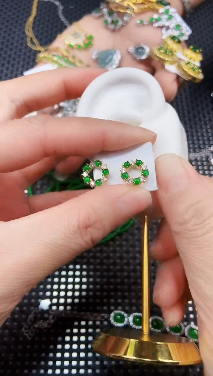 【闪购商品】翡翠耳饰未镶嵌1111111111