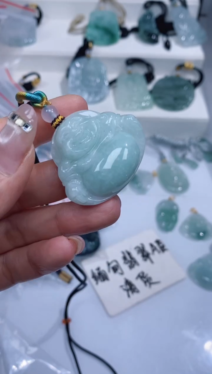 颈饰未镶嵌翡翠吊坠