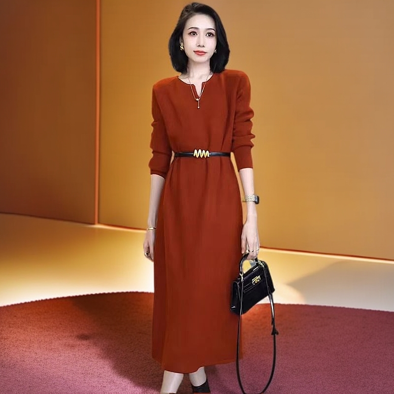欧颍昇2024秋冬女款气质服装轻奢小众高级感长款裙针织长袖连衣裙