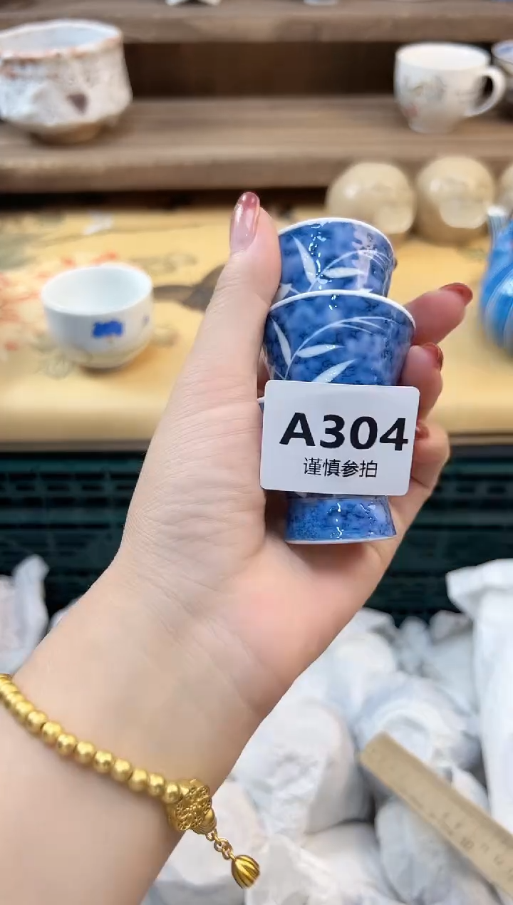 瓷片女****️       304