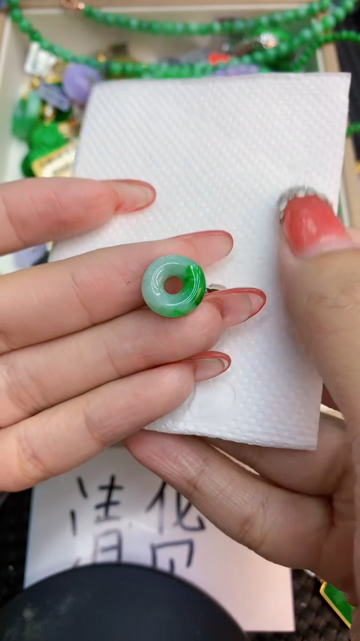 颈饰未镶嵌翡翠1