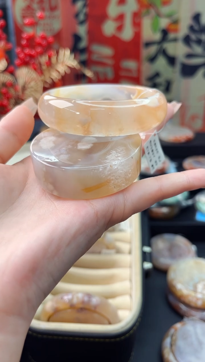 【闪购商品】石英质玉手镯未镶嵌赠送镯心（58圈口）
