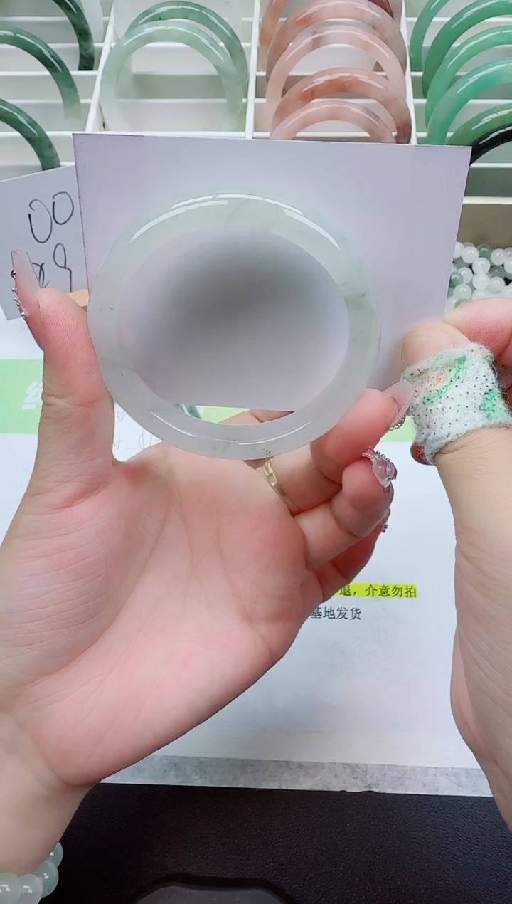 【闪购商品】石英质玉手镯未镶嵌175/54-55圈